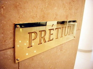 Шильд-вывеска Pretium – изготовление на заказ